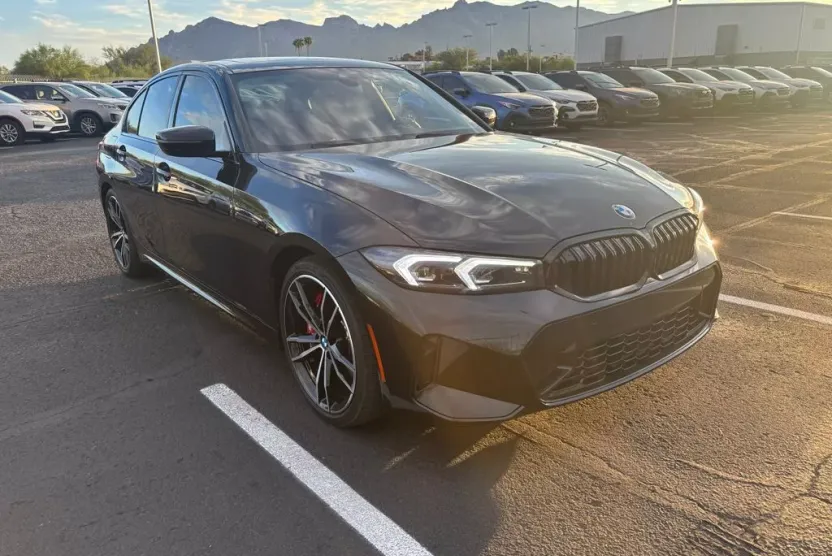 2023 Bmw 330i photo 1