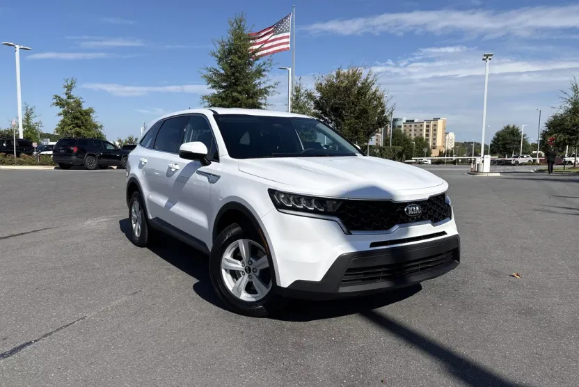 2021 Kia Sorento LX photo 1