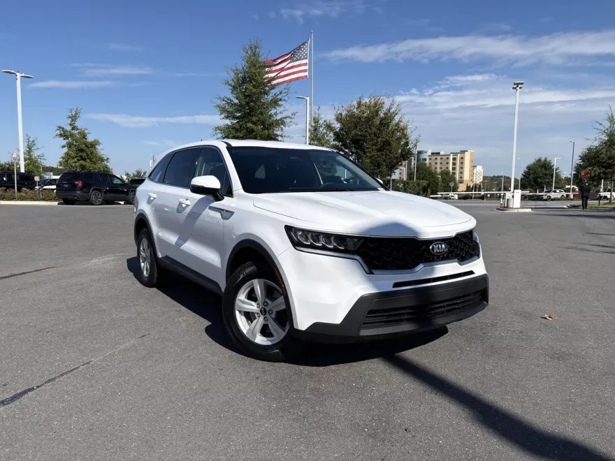 2021 Kia Sorento LX photo 1
