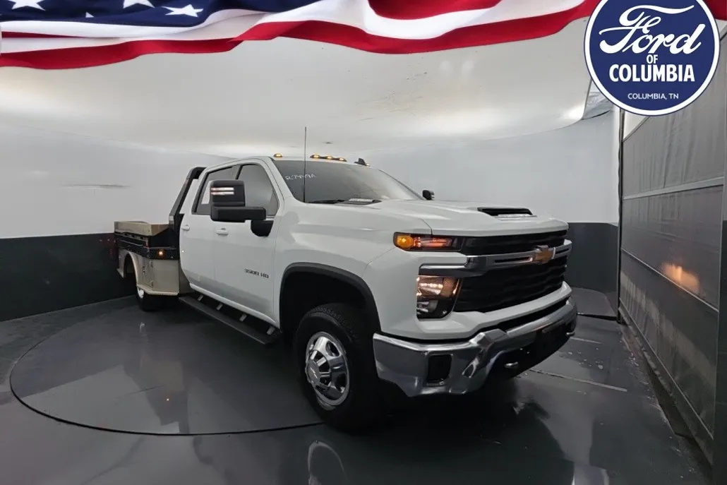 2024 Chevrolet Silverado 3500HD LT photo 1