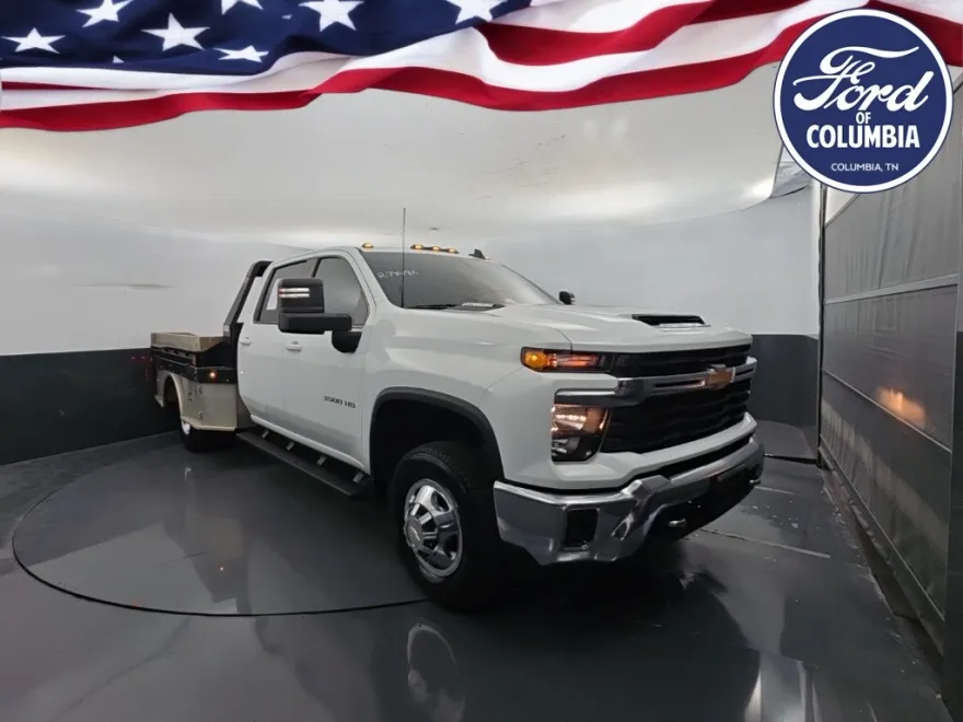 2024 Chevrolet Silverado 3500HD LT photo 1