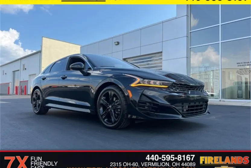 2022 Kia K5 GT-Line photo 1