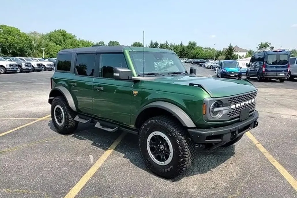 2024 Ford Bronco Badlands photo 1