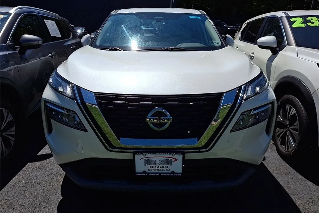 2021 Nissan Rogue SV photo 1