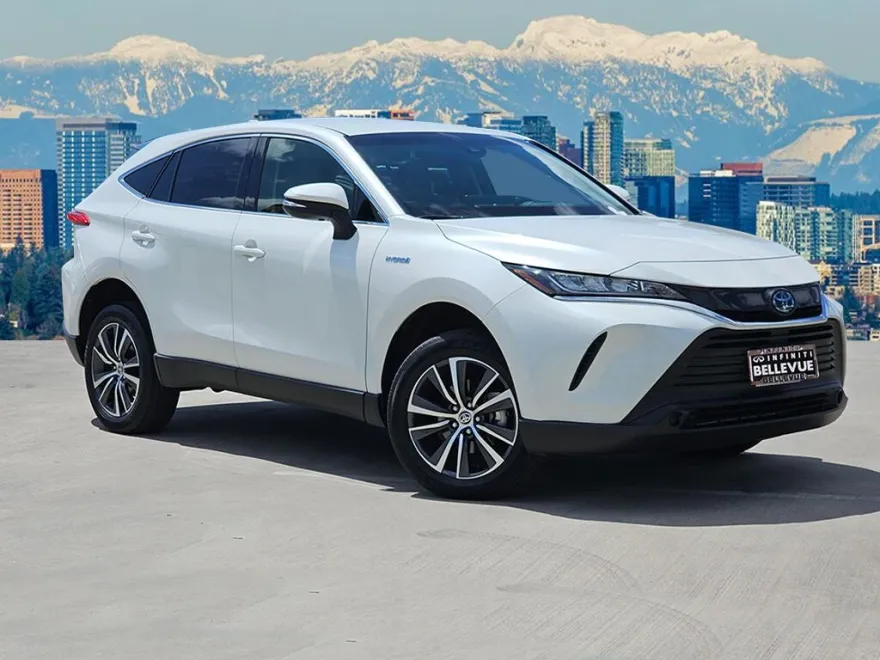 2021 Toyota Venza LE photo 1