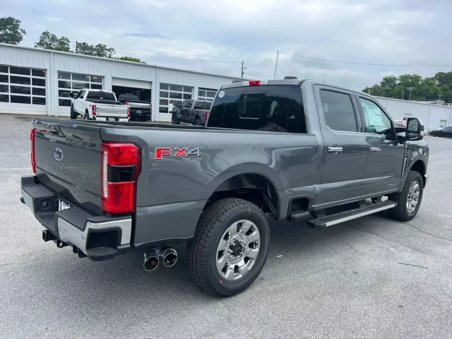 2025 Ford F-250 Lariat photo 7