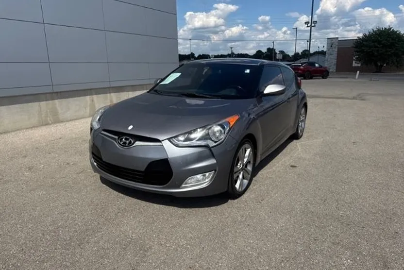2016 Hyundai Veloster Base photo 1