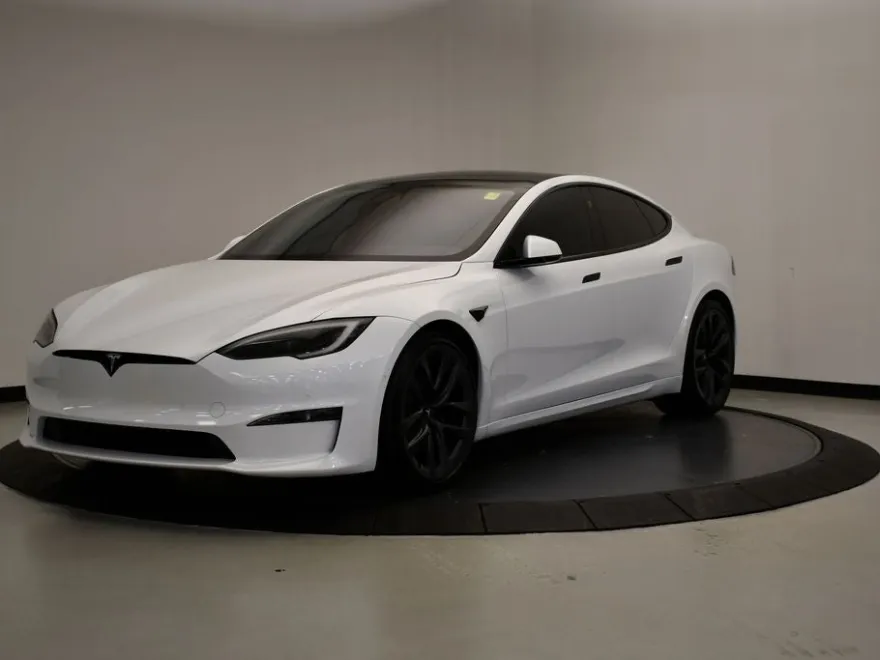2022 Tesla Model S photo 1
