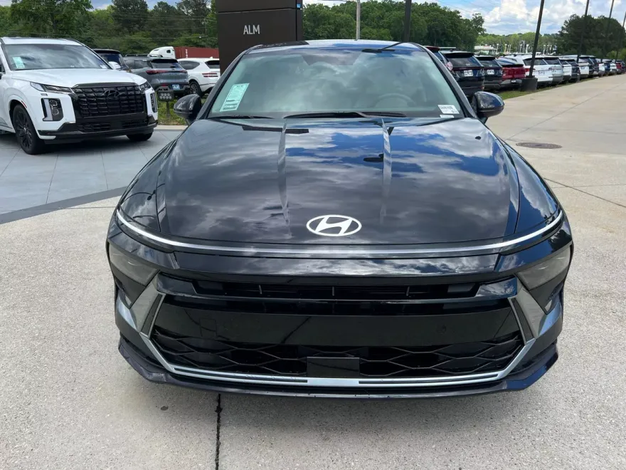 2025 Hyundai Sonata SE photo 1