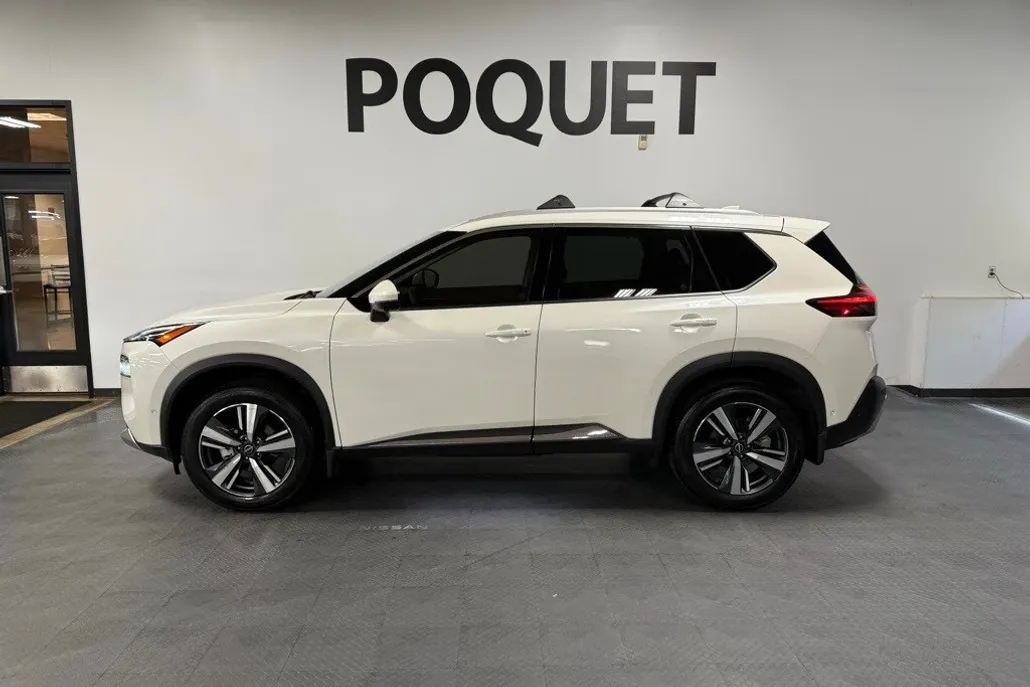 2023 Nissan Rogue Platinum photo 1