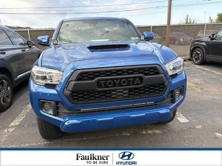 2018 Toyota Tacoma TRD Sport Double Cab V6 4x4 photo 1