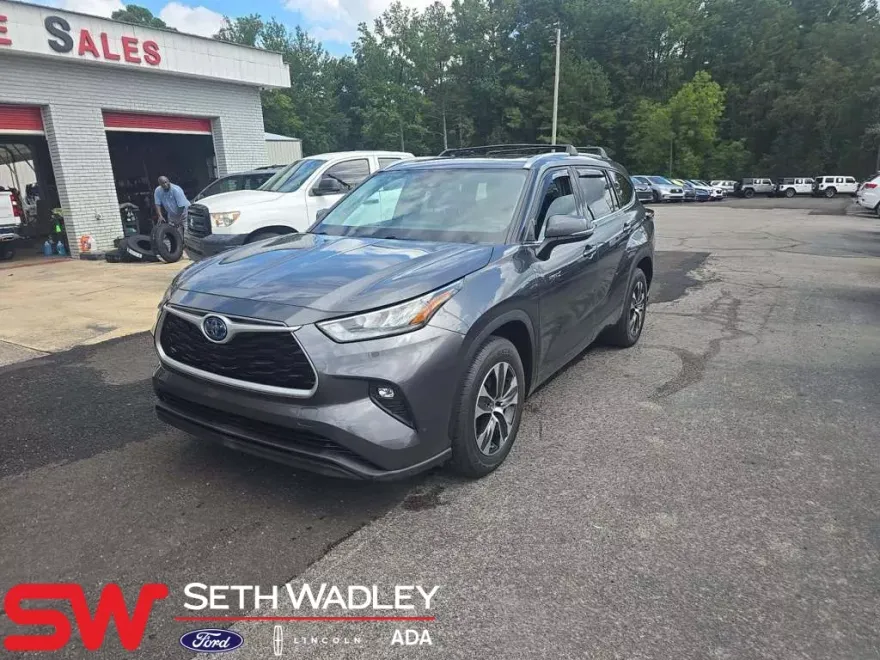 2020 Toyota Highlander Hybrid XLE photo 1