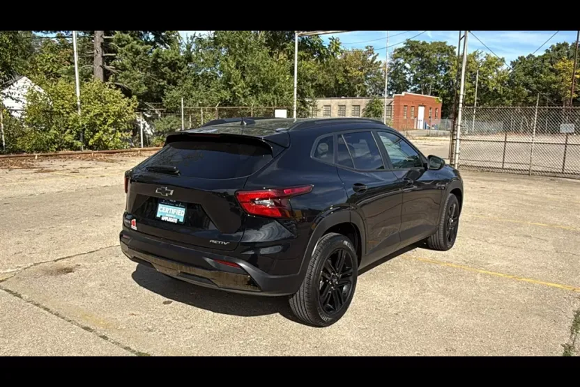 2024 Chevrolet Trax ACTIV photo 1