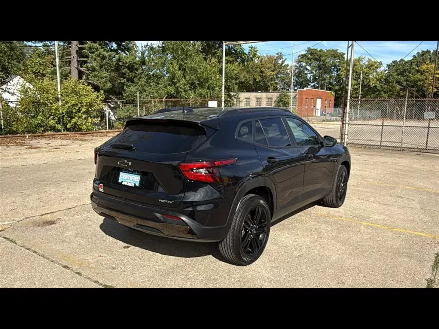 2024 Chevrolet Trax ACTIV photo 1