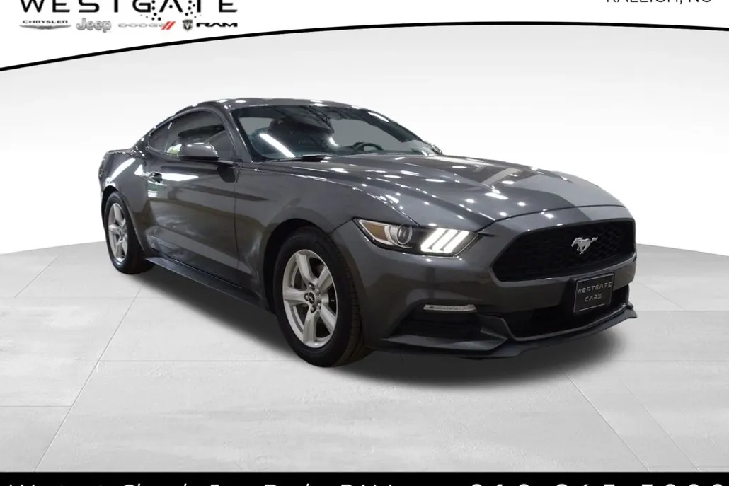 2017 Ford Mustang V6 photo 1