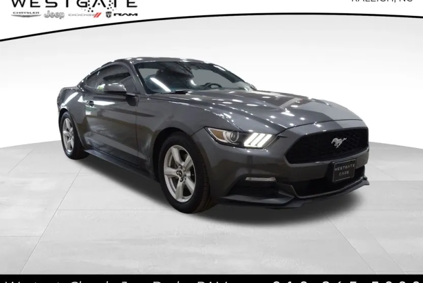 2017 Ford Mustang V6 photo 1
