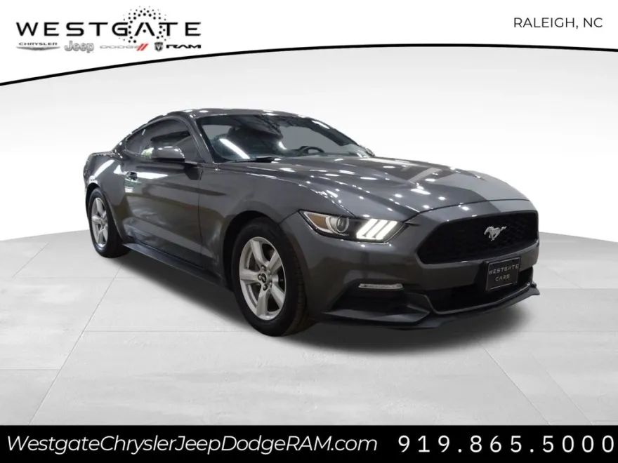 2017 Ford Mustang V6 photo 1