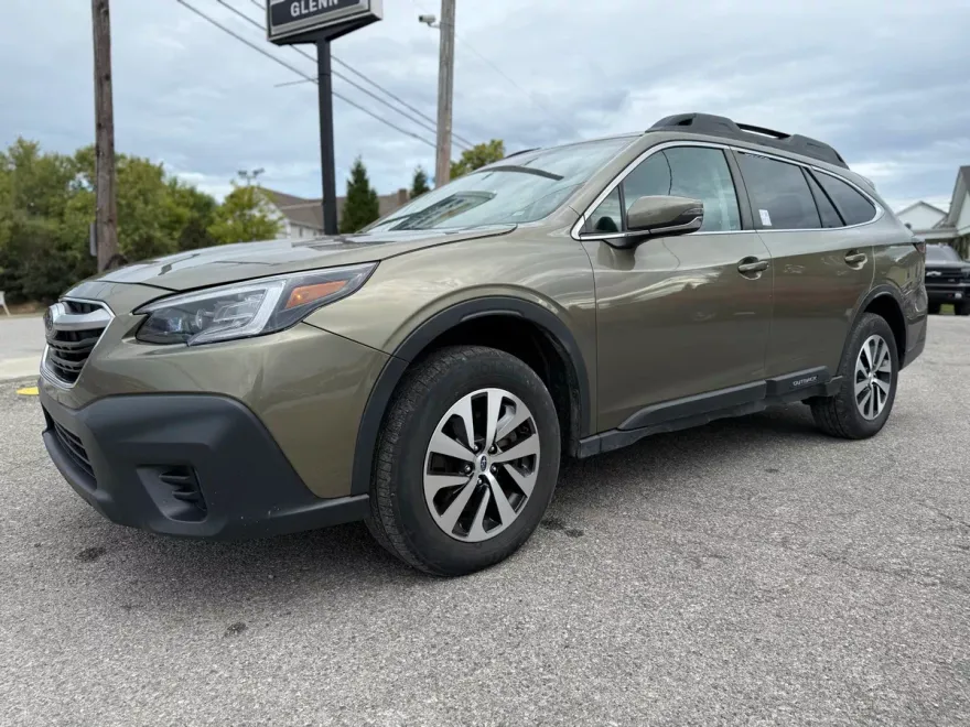 2020 Subaru Outback Premium photo 1