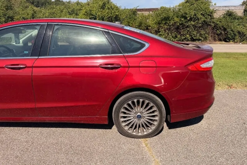 2013 Ford Fusion Hybrid Titanium photo 1