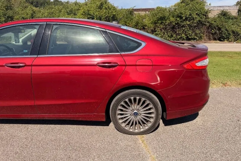 2013 Ford Fusion Hybrid Titanium photo 1
