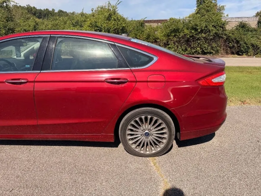 2013 Ford Fusion Hybrid Titanium photo 1
