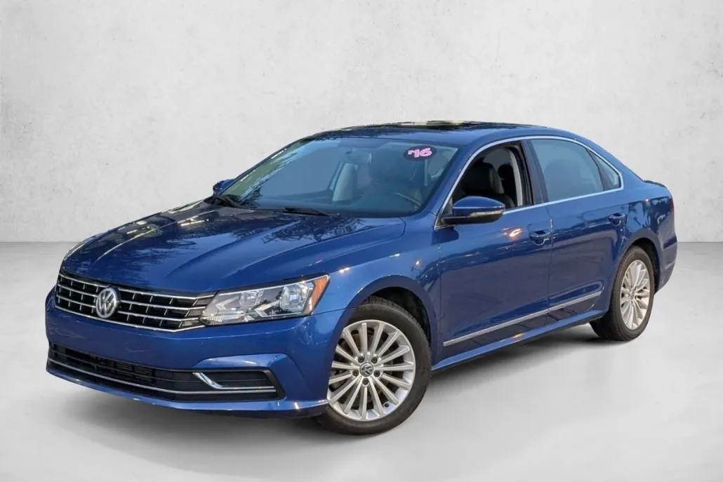 2016 Volkswagen Passat SE photo 1