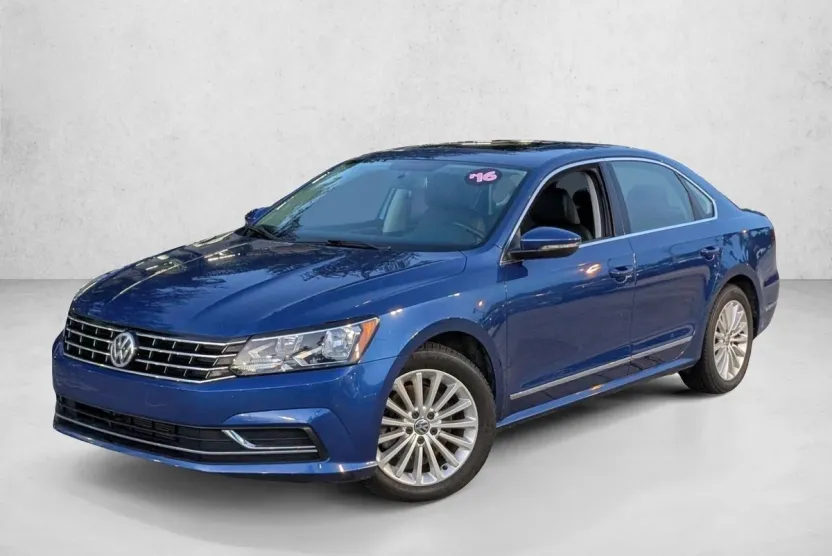 2016 Volkswagen Passat SE photo 1