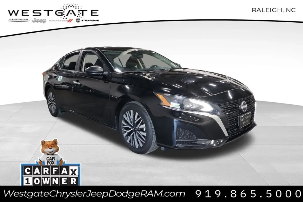 2024 Nissan Altima 2.5 SV photo 1