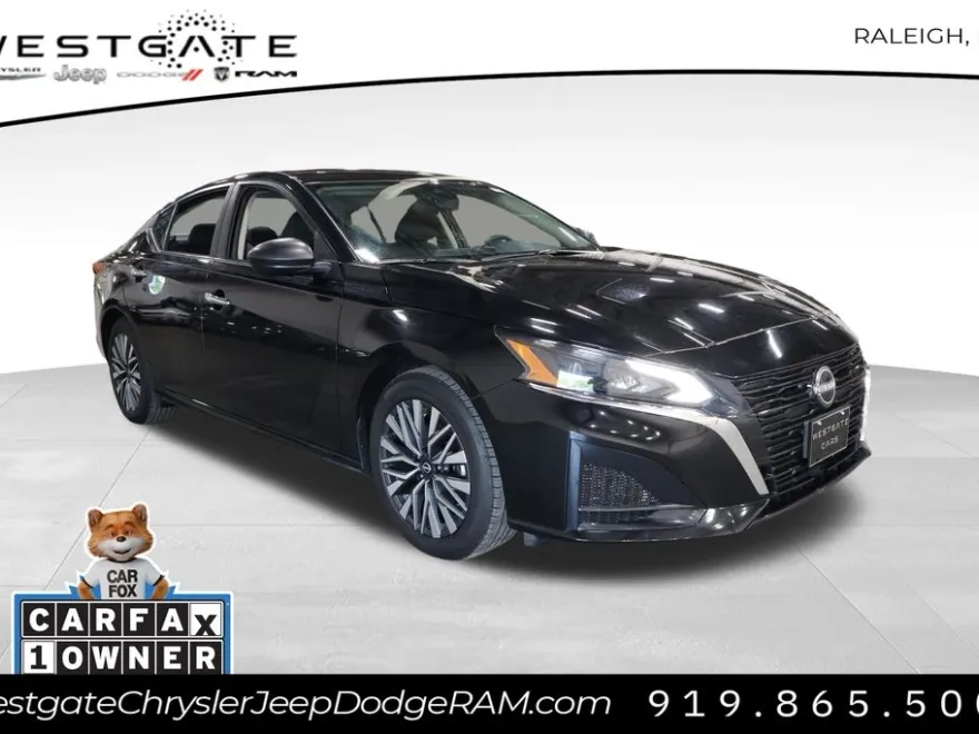 2024 Nissan Altima 2.5 SV photo 1