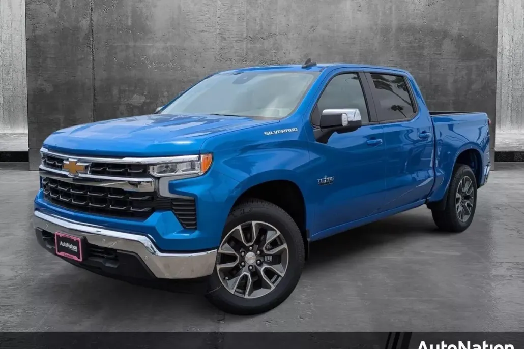 2025 Chevrolet Silverado 1500 LT photo 1