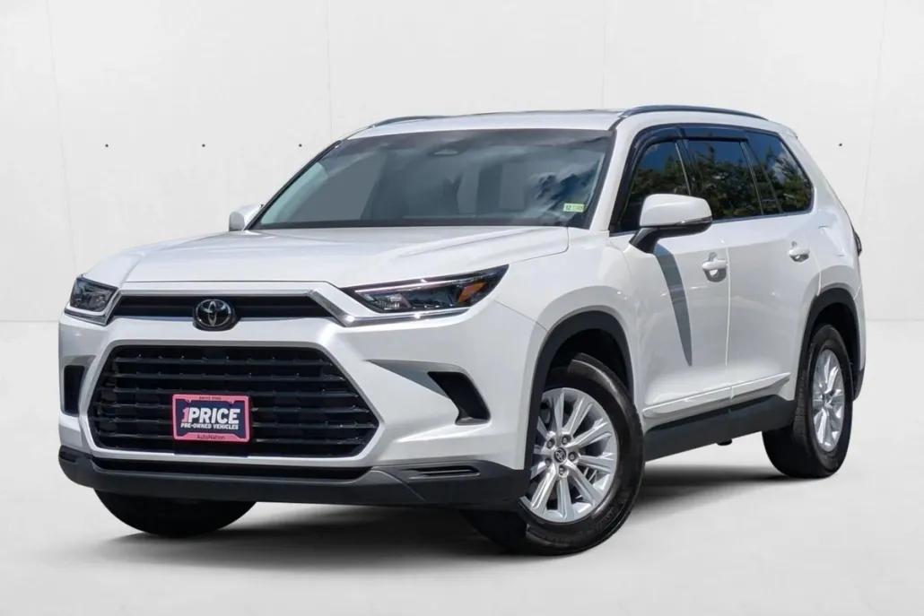 2024 Toyota Grand Highlander XLE photo 1