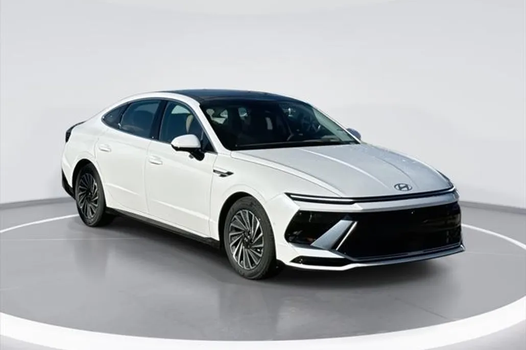 2025 Hyundai Sonata Hybrid Limited photo 1