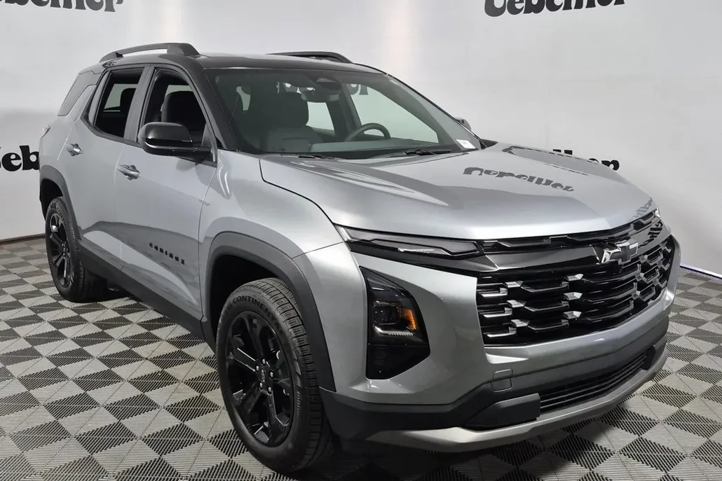 2026 Chevrolet Equinox LT photo 1