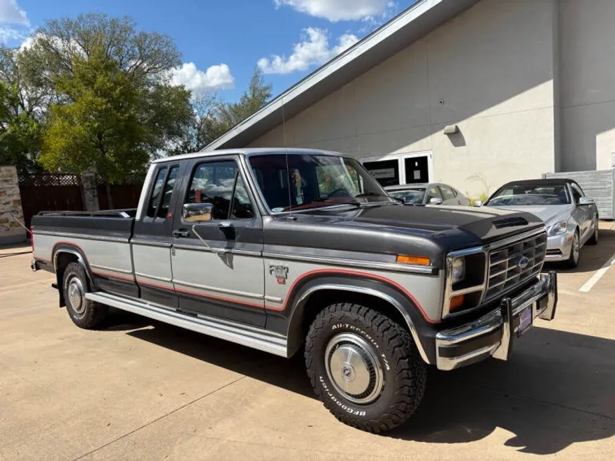 1985 Ford F-250 photo 1
