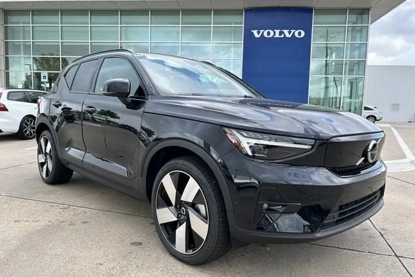 2024 Volvo XC40 Recharge Twin Plus photo 1