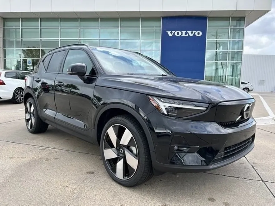 2024 Volvo XC40 Recharge Twin Plus photo 1