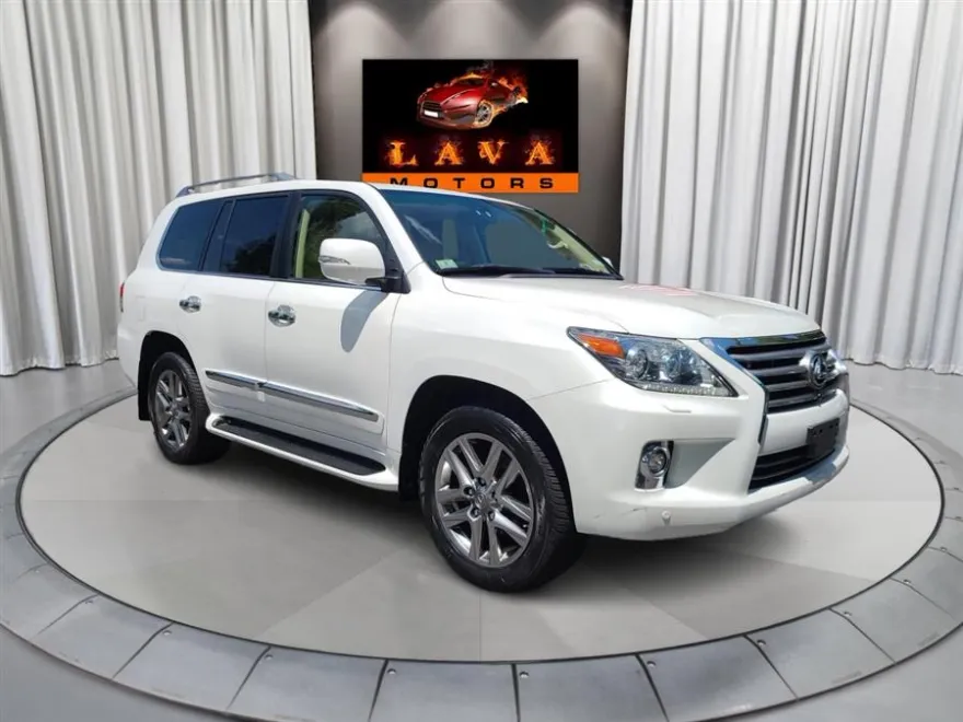 2015 Lexus LX 570 photo 1
