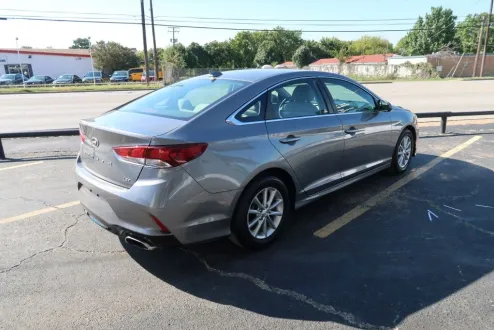 2018 Hyundai Sonata Eco photo 3
