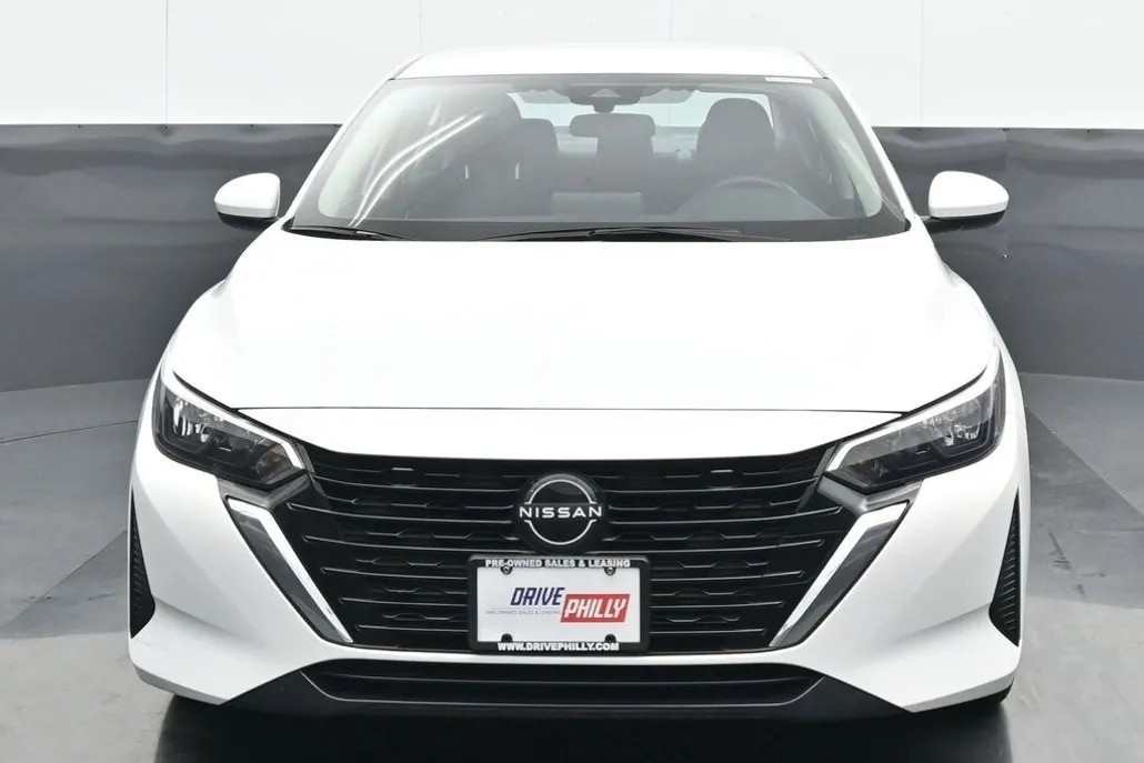 2024 Nissan Sentra SV photo 1