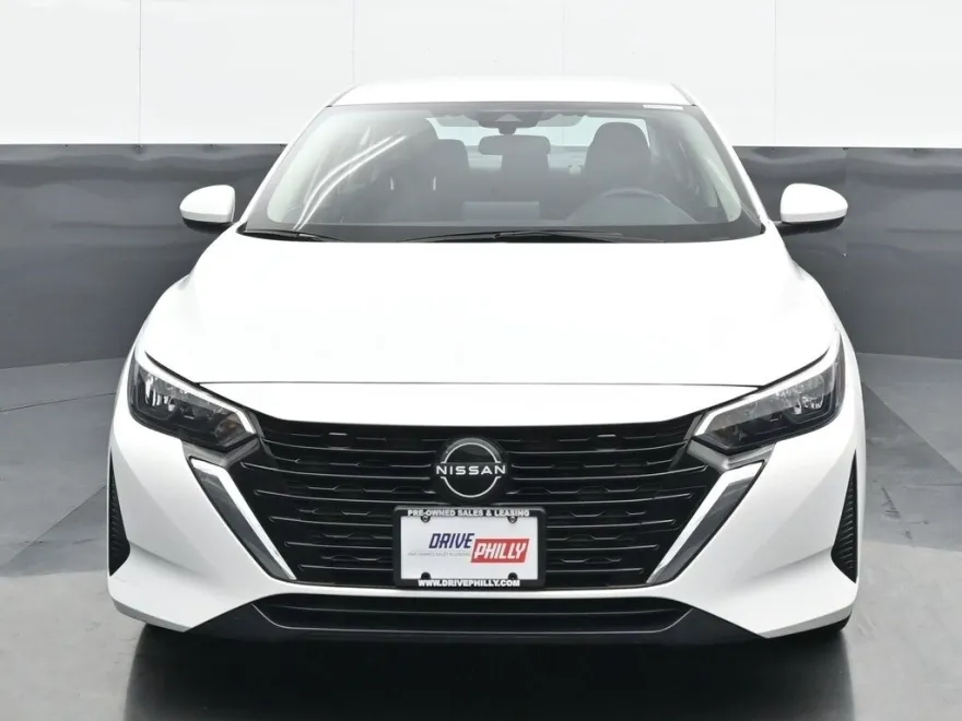 2024 Nissan Sentra SV photo 1