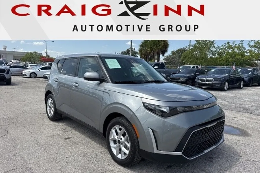 2025 Kia Soul LX photo 1