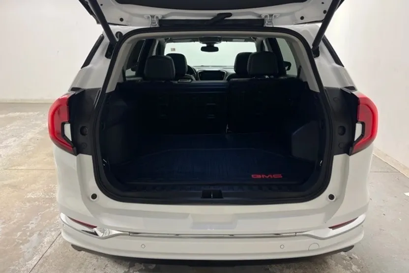 2024 Gmc Terrain Denali photo 1
