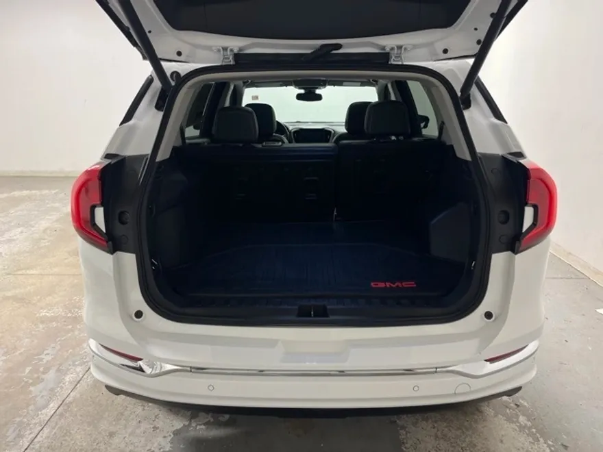 2024 Gmc Terrain Denali photo 1