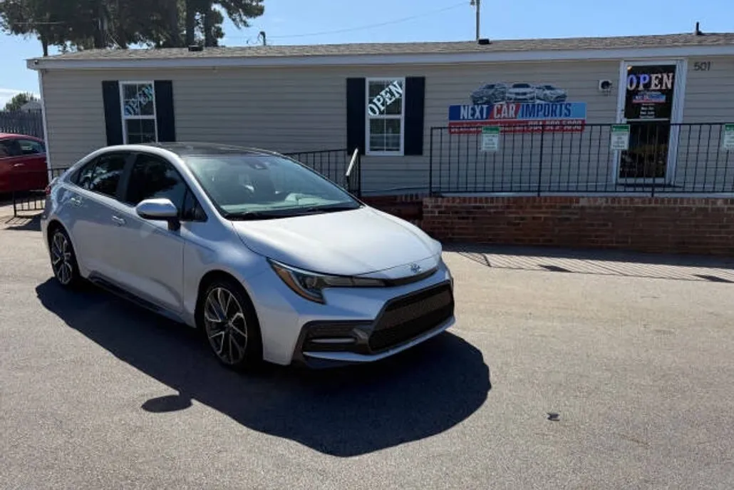 2022 Toyota Corolla SE photo 1