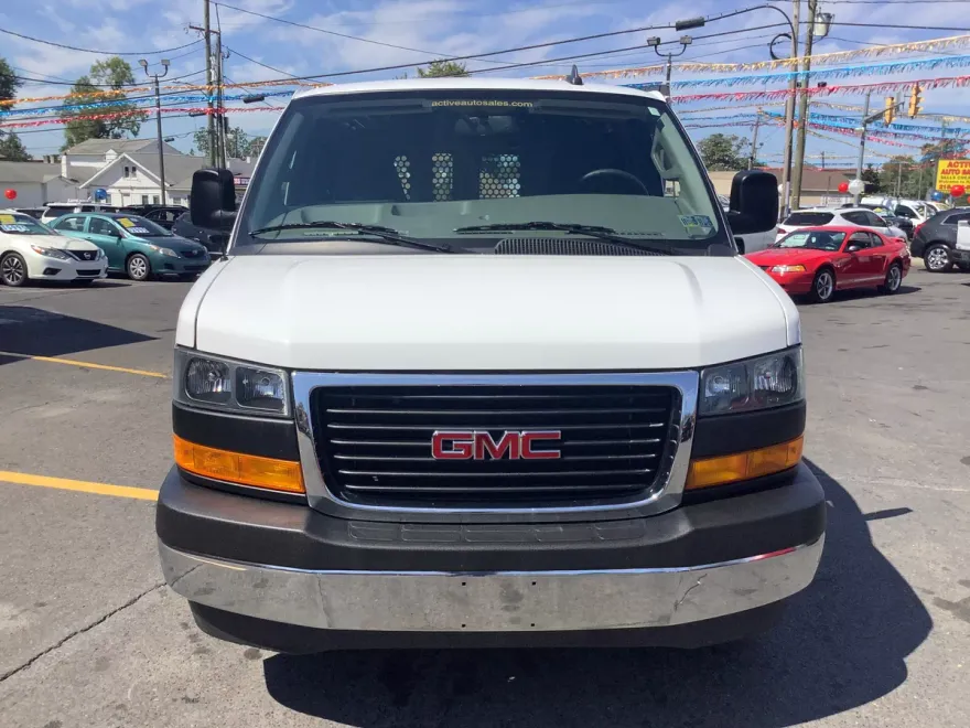 2023 Gmc Savana 2500 Cargo photo 1