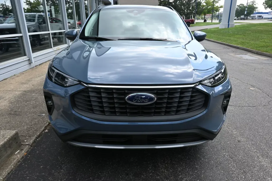 2025 Ford Escape photo 1