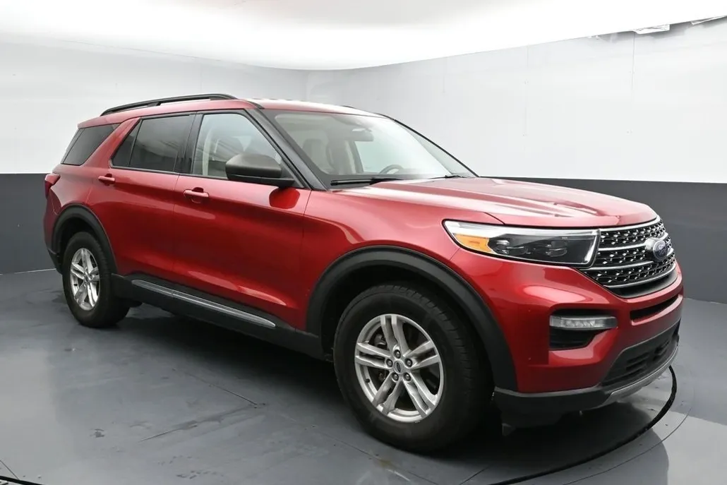 2020 Ford Explorer XLT photo 1