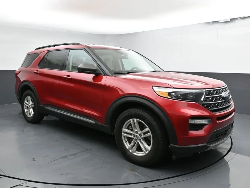 2020 Ford Explorer XLT photo 1