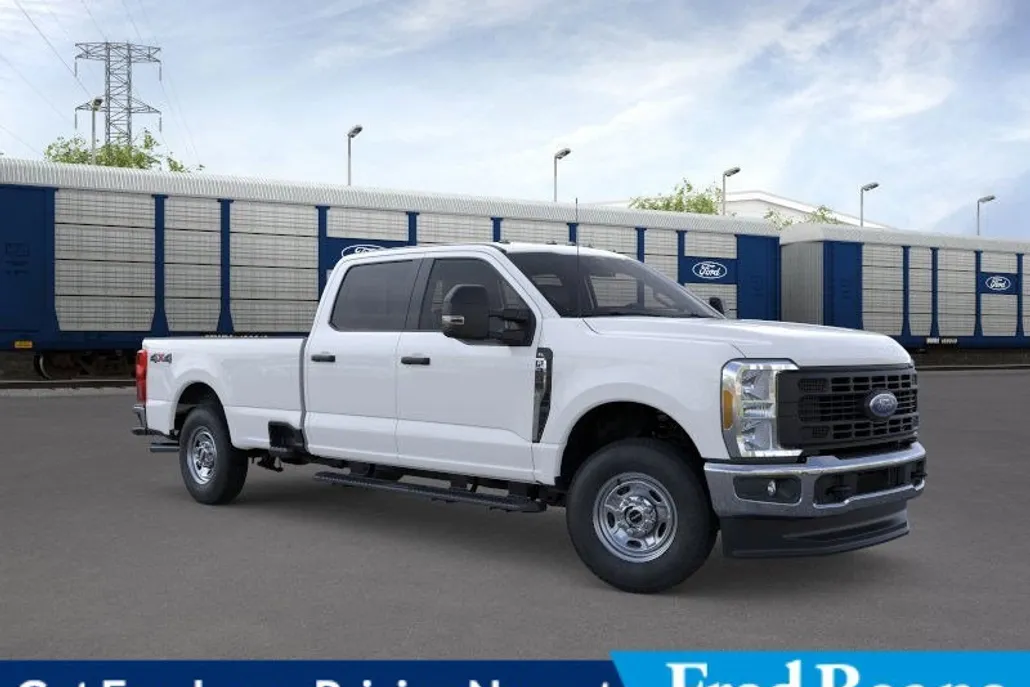 2025 Ford F-250 Lariat photo 1