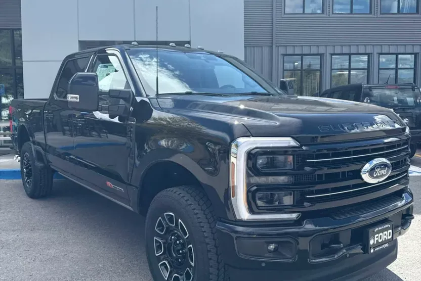 2026 Ford F-350 Platinum photo 1
